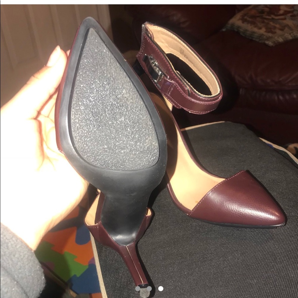 Heels - Picture 3 of 3